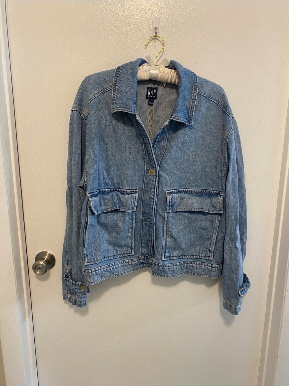 GAP Light Wash Blue oversized Denim Jacket with Front Flap Pockets L